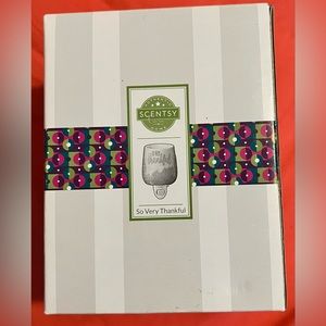 Scentsy plug in warmer New In Box